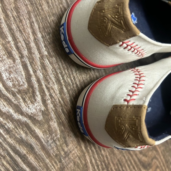 Keds size 10 Blue Jays EUC barely used White and Red Vintage Baseball Sneakers - Picture 7 of 9